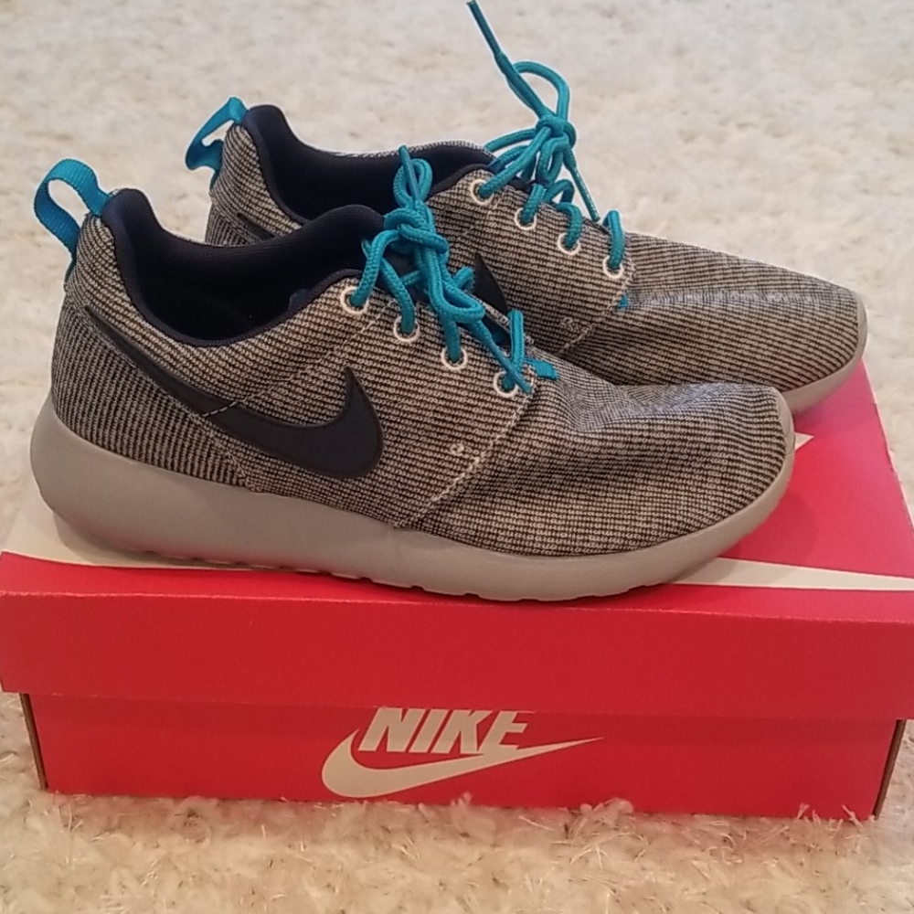 NIKE Rosherun (GS) White/Mid Navy-Blu Lgn-Wlf Gry